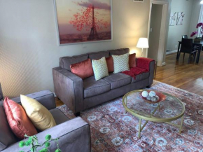 Peachtree Flat 56A - Sleeps 5 in the Heart of Buckhead